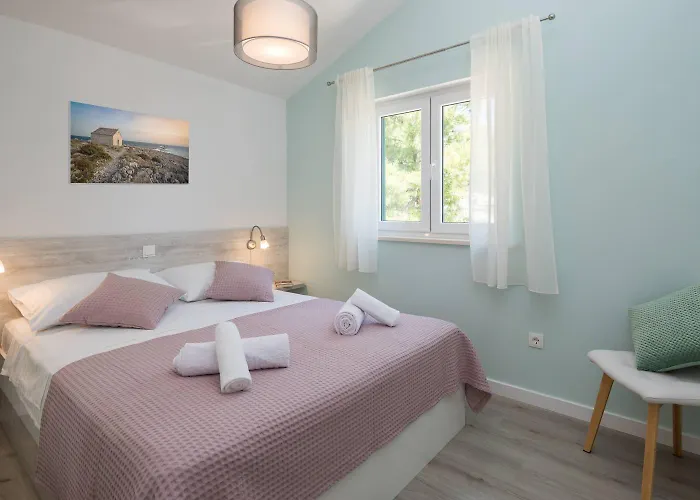 Silvana Sveta Nedelja (Hvar)