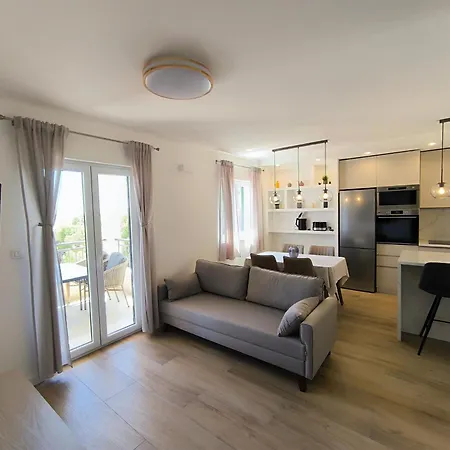 Apartament Silvana *