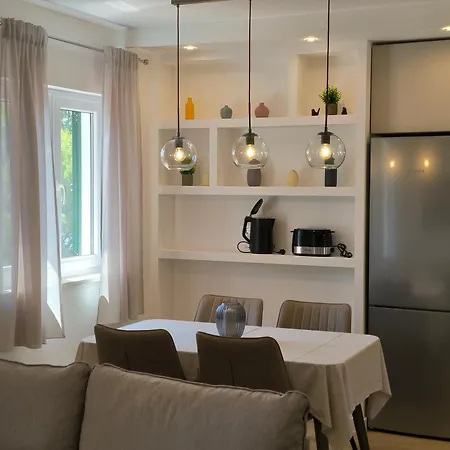 Silvana Sveta Nedelja (Hvar)